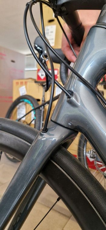 Used Specialized Aethos Sport - Shimano 105 2025 2025 Road & Gravel, Light Gray — image 16 of 27