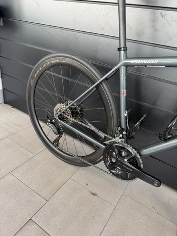 Used Specialized Aethos Sport - Shimano 105 2025 2025 Road & Gravel, Light Gray — image 3 of 4