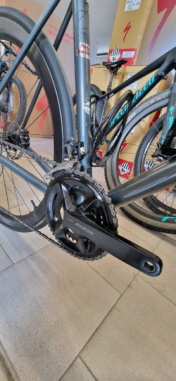 Used Specialized Aethos Sport - Shimano 105 2025 2025 Road & Gravel, Light Gray — image 19 of 27