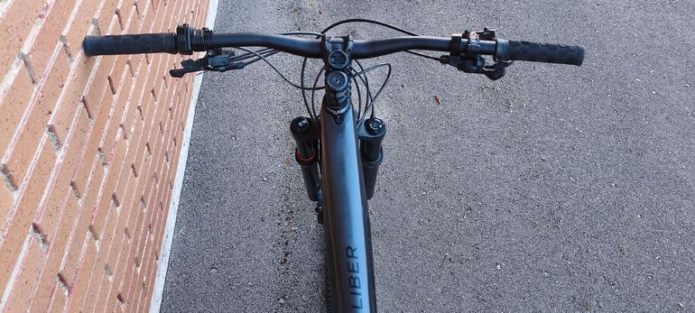 Used Trek E-Caliber 9.6 Gen 2 2022 2022 Mountainbike — image 6 of 8