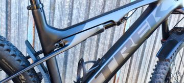 Brugt Trek E-Caliber 9.6 Gen 2 2022 2022 Mountainbike — billede 2 af 12