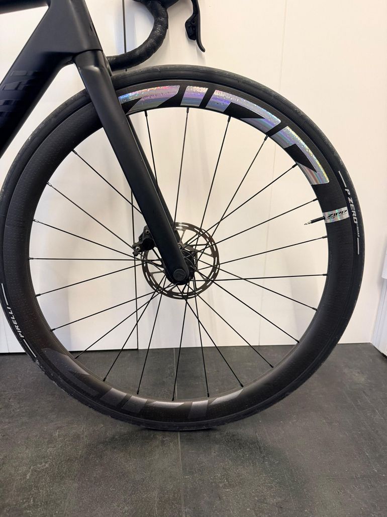 Used Canyon Ultimate CF SLX 8 Force AXS 2023 2023 Road & Gravel — image 9 of 26