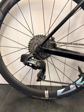 Used Canyon Ultimate CF SLX 8 Force AXS 2023 2023 Road & Gravel — image 3 of 26