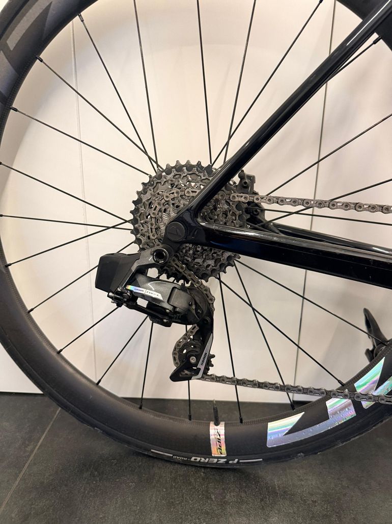 Used Canyon Ultimate CF SLX 8 Force AXS 2023 2023 Road & Gravel — image 3 of 26