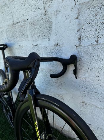 Used Canyon Aeroad CFR AXS 2025 2025 Road & Gravel, Schwarz — image 8 of 11