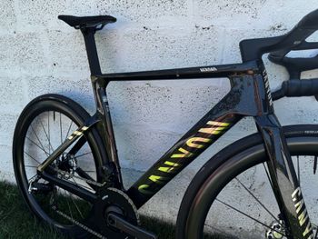 Used Canyon Aeroad CFR AXS 2025 2025 Road & Gravel, Schwarz — image 9 of 11