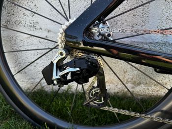 Used Canyon Aeroad CFR AXS 2025 2025 Road & Gravel, Schwarz — image 11 of 11