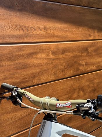 Used Orbea WILD M10 2024 2024 Mountainbike, White — image 2 of 8
