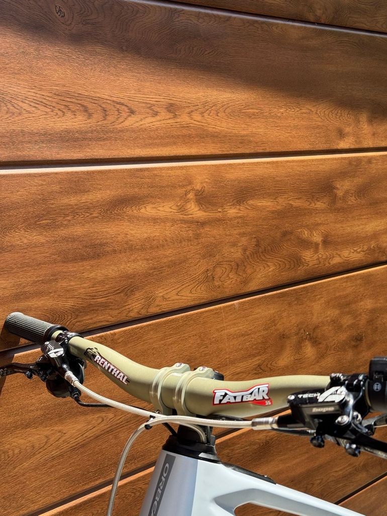 Used Orbea WILD M10 2024 2024 Mountainbike, White — image 2 of 8