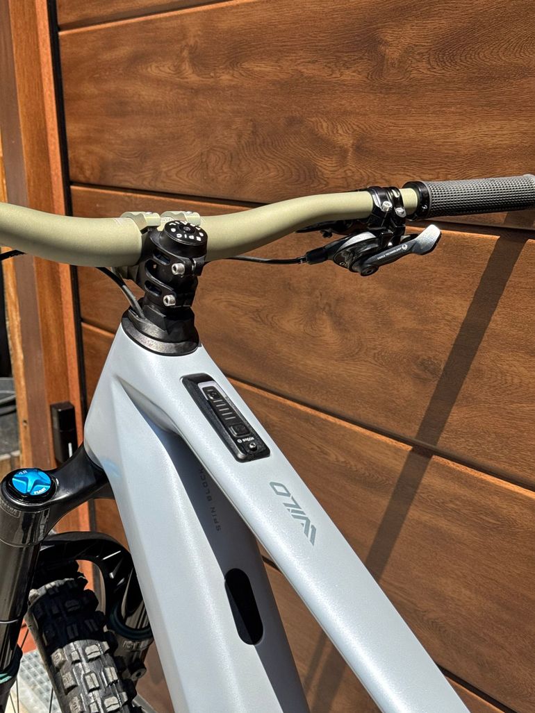 Used Orbea WILD M10 2024 2024 Mountainbike, White — image 5 of 8