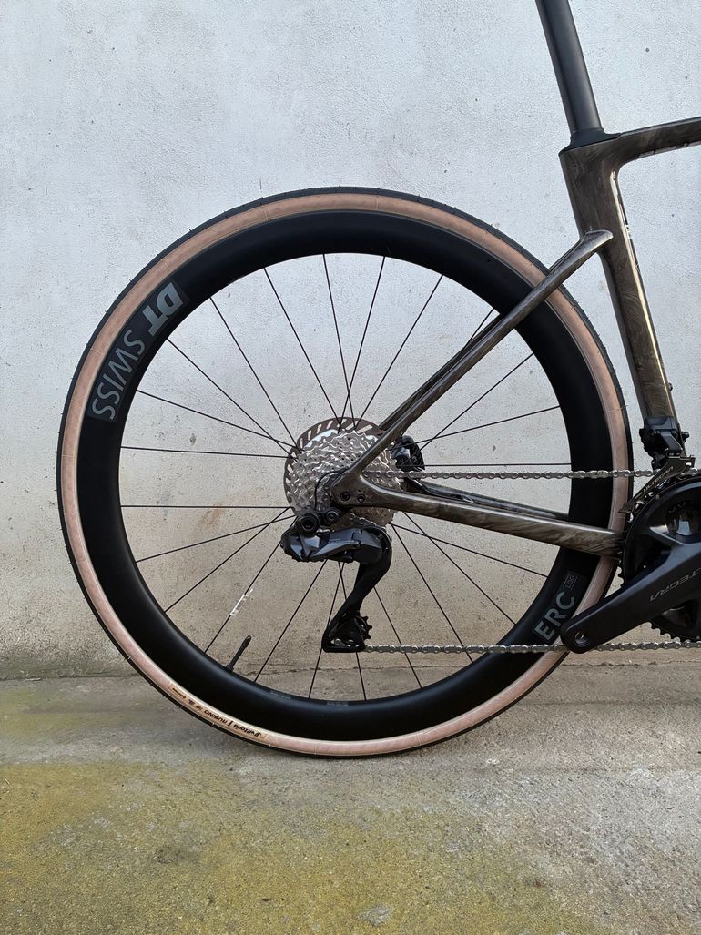 Used Specialized S-Works Roubaix SL8 Di2 2025 2025 Road & Gravel, Light Gray — image 3 of 8