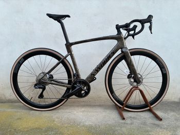 Used Specialized S-Works Roubaix SL8 Di2 2025 2025 Road & Gravel, Light Gray — image 2 of 8