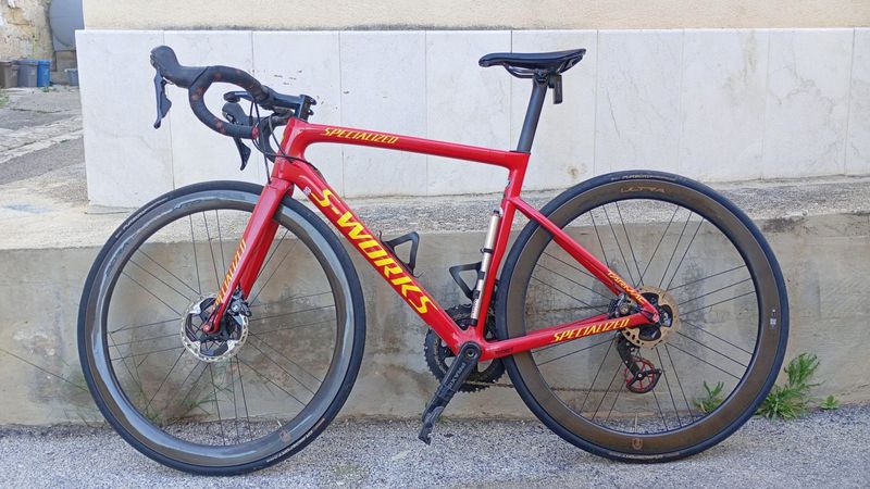 Used Specialized S Works Custom Shimano Ultegra 2018 Road & Gravel, Red — image 2 of 3