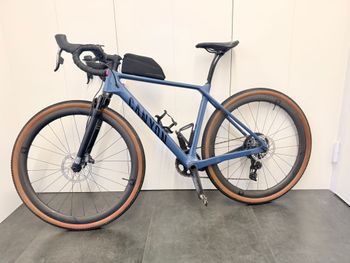 Used Canyon Grizl CF SLX 8 AXS Trail 2023 2023 Road & Gravel — image 2 of 23