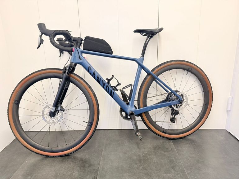 Used Canyon Grizl CF SLX 8 AXS Trail 2023 2023 Road & Gravel — image 2 of 23