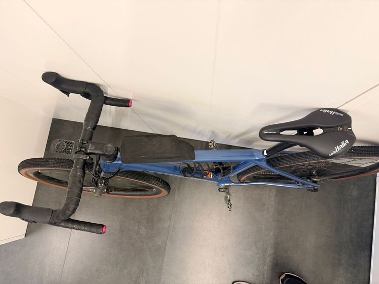 Used Canyon Grizl CF SLX 8 AXS Trail 2023 2023 Road & Gravel — image 11 of 23