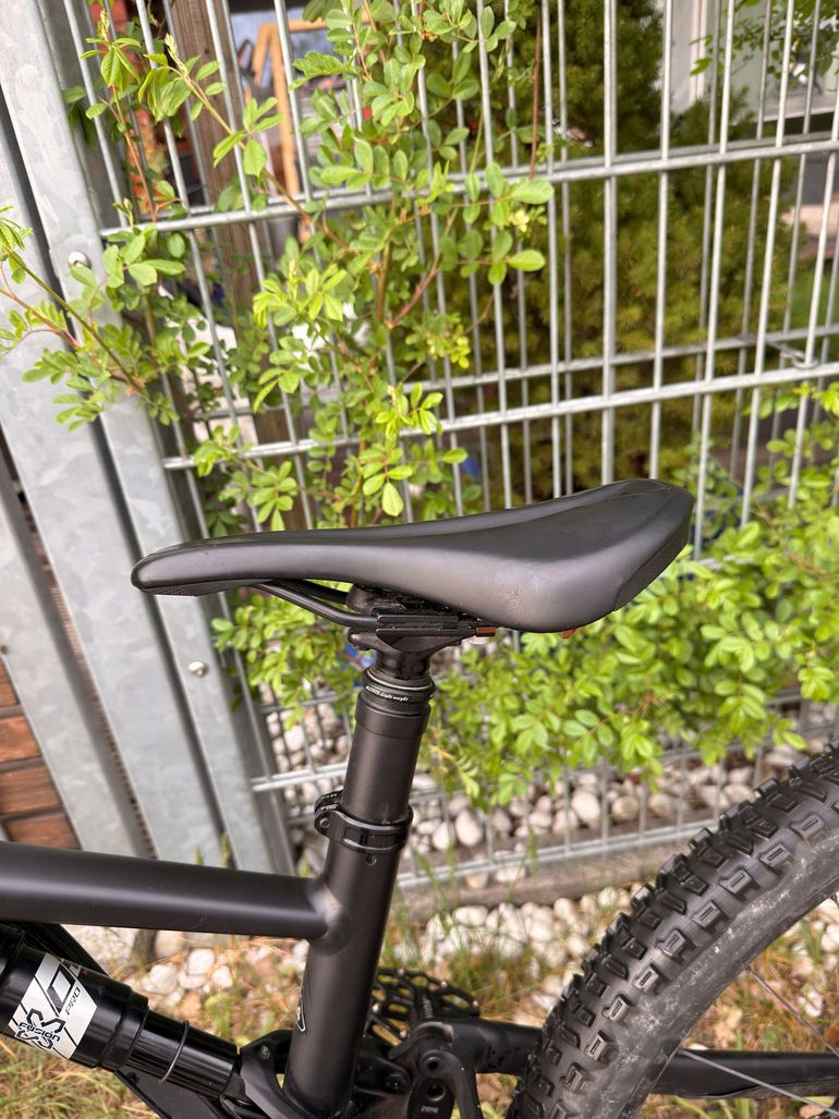 Used Specialized Stumpjumper Alloy 2021 2021 Mountainbike, Black, 29 — image 7 of 11