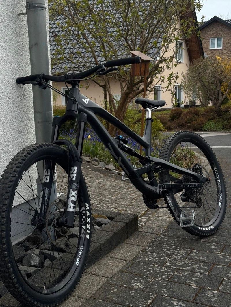 Použité Yt capra Custom SRAM GX Eagle 2022 MTB