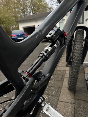 Used Yt capra Custom SRAM GX Eagle 2022 Mountainbike, Light Gray — image 7 of 8