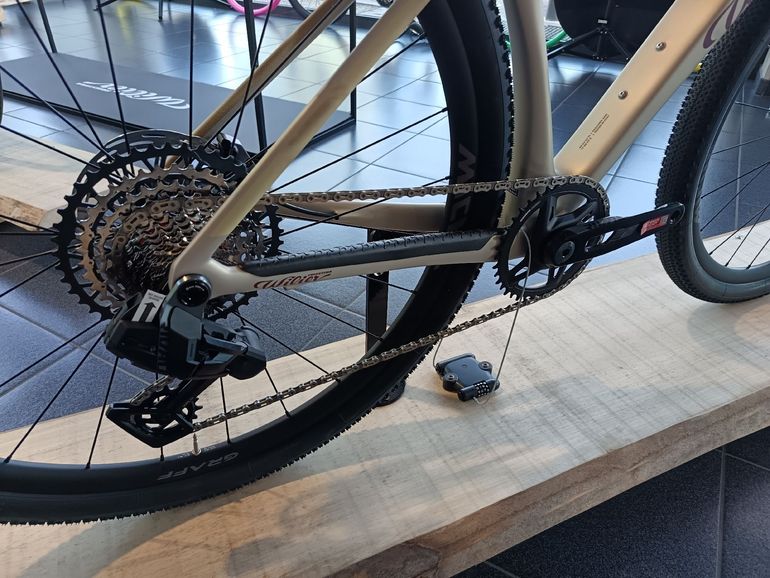 Used Wilier Rave SRAM Rival eTap AXS 2026 Road & Gravel, Bianco — image 2 of 3