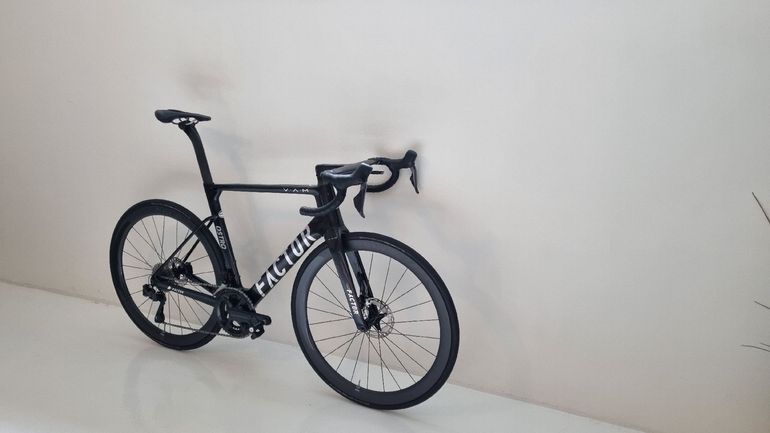 Used Factor OSTRO VAM 2022 2022 Road & Gravel, Schwarz — image 4 of 6