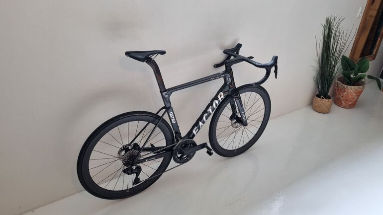 Used Factor OSTRO VAM 2022 2022 Road & Gravel, Schwarz — image 3 of 6