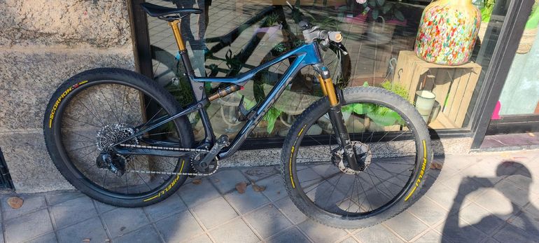 Used Orbea OIZ M-PRO AXS 2023 2023 Mountainbike, Blue, 29 — image 1 of 9