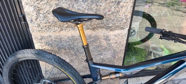 Used Orbea OIZ M-PRO AXS 2023 2023 Mountainbike, Blue, 29 — image 8 of 9