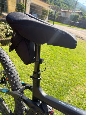 Used Trek Powerfly 7 FS Plus 2018 2018 Mountainbike, Black, 27.5 — image 7 of 11