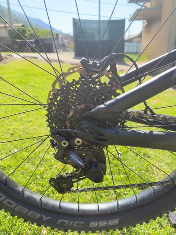 Used Trek Powerfly 7 FS Plus 2018 2018 Mountainbike, Black, 27.5 — image 9 of 11