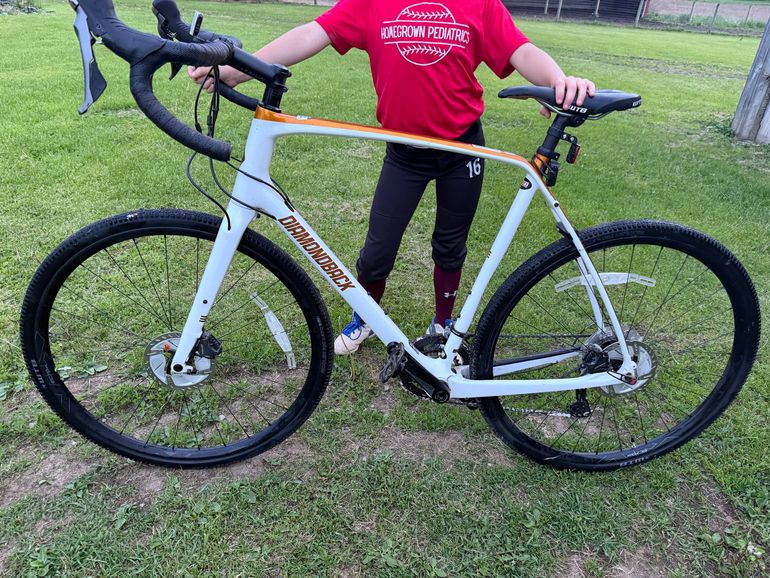 Used Diamondback Haanjo 8C Carbon 2022 2022 Road & Gravel, White — image 2 of 6