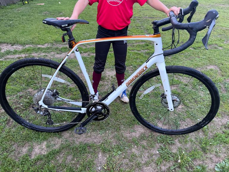 Used Diamondback Haanjo 8C Carbon 2022 2022 Road & Gravel, White — image 1 of 6