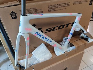 Used Scott Addict RC Frameset 2026 Road & Gravel, White — image 5 of 7