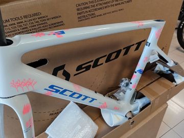 Used Scott Addict RC Frameset 2026 Road & Gravel, White — image 7 of 7