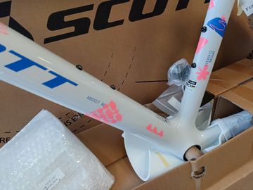 Used Scott Addict RC Frameset 2026 Road & Gravel, White — image 6 of 7