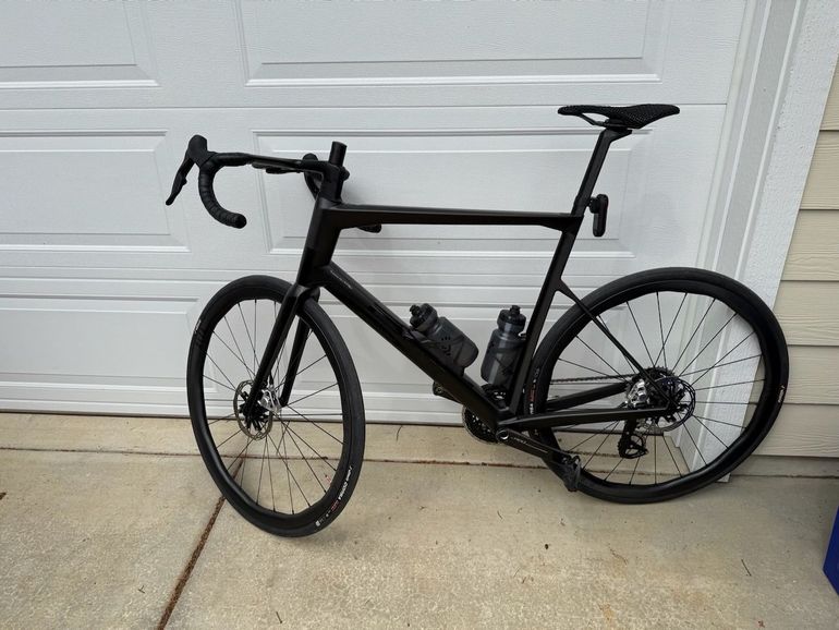 Used BMC Masterpiece SLR01 2024 Road & Gravel, Black — image 12 of 13