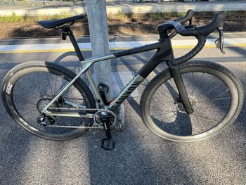 Used Canyon Grail CF SLX 8 AXS 2024 2024 Road & Gravel — image 2 of 3