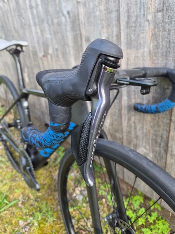 Used Canyon Ultimate CF SL Disc 8.0 Di2 2019 2019 Road & Gravel — image 4 of 16