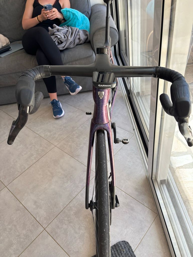 Used Trek Madone SLR 7 AXS Gen 8 2027 2027 Road & Gravel, Violett — image 5 of 9