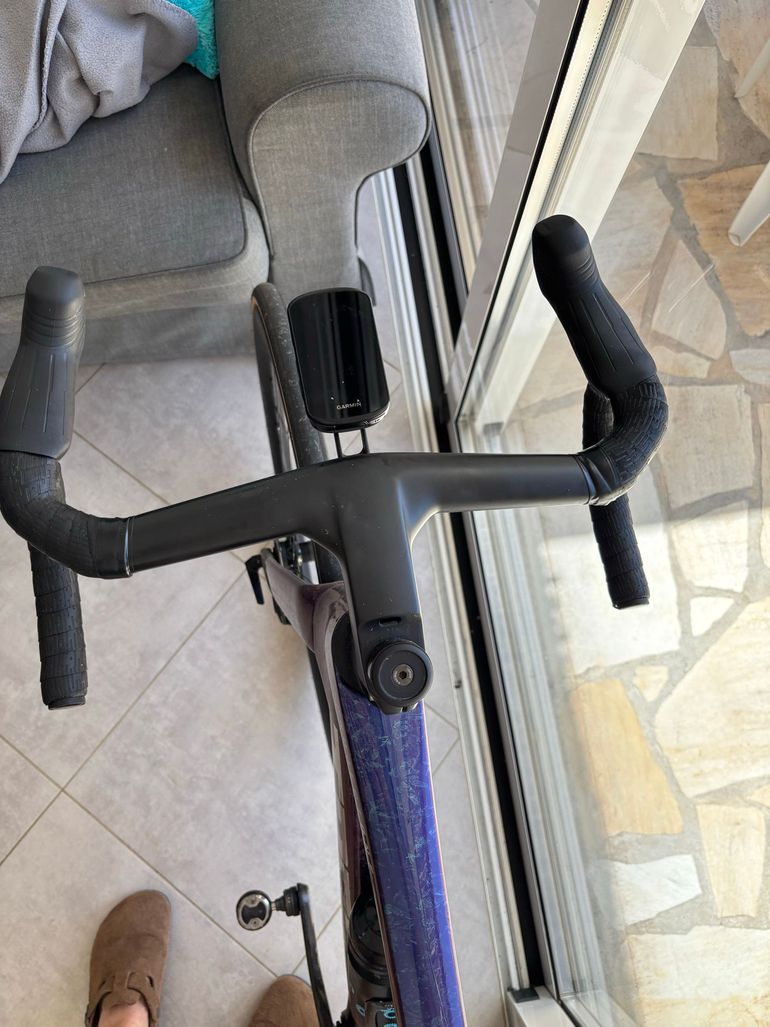 Used Trek Madone SLR 7 AXS Gen 8 2027 2027 Road & Gravel, Violett — image 4 of 9