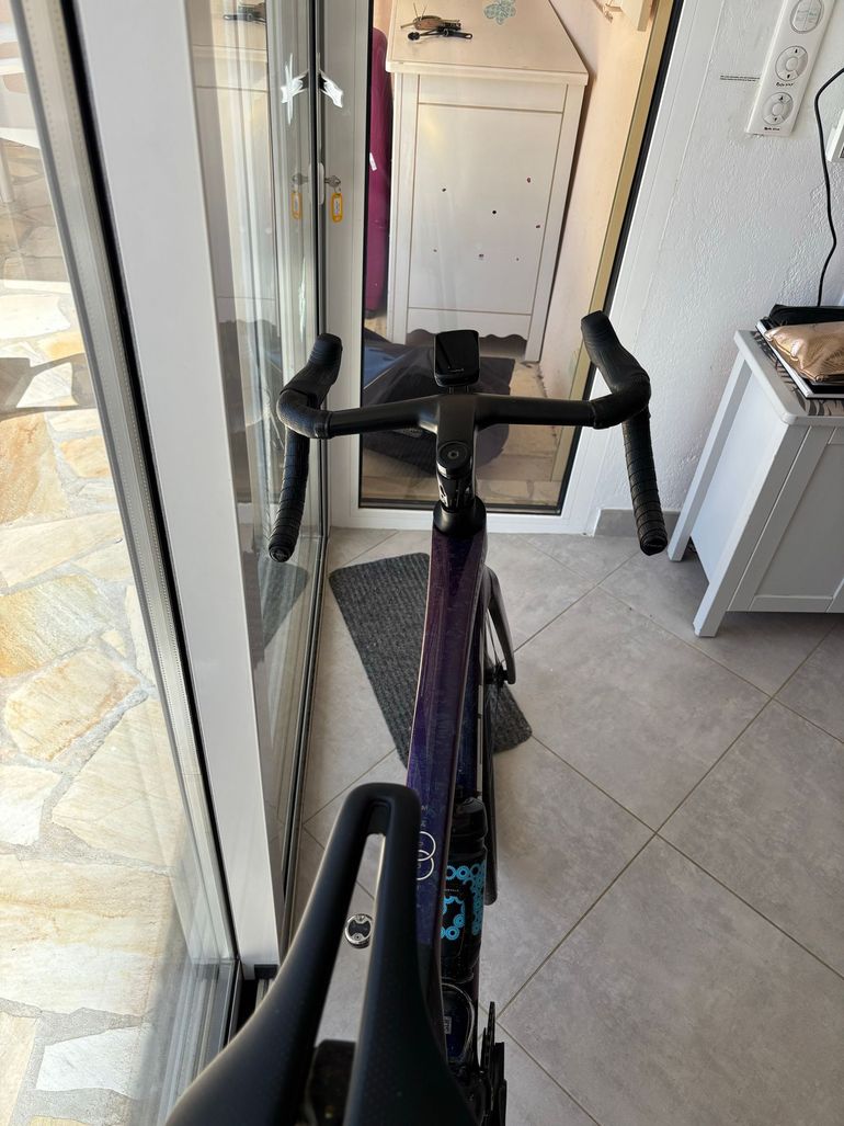 Used Trek Madone SLR 7 AXS Gen 8 2027 2027 Road & Gravel, Violett — image 6 of 9