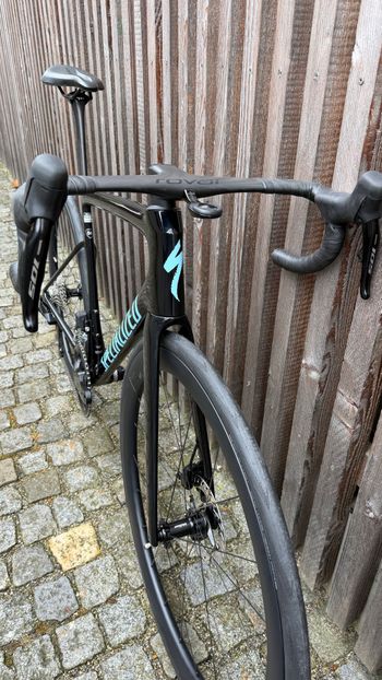 Used Specialized Tarmac SL8 Expert 2024 2024 Road & Gravel, Black — image 12 of 12