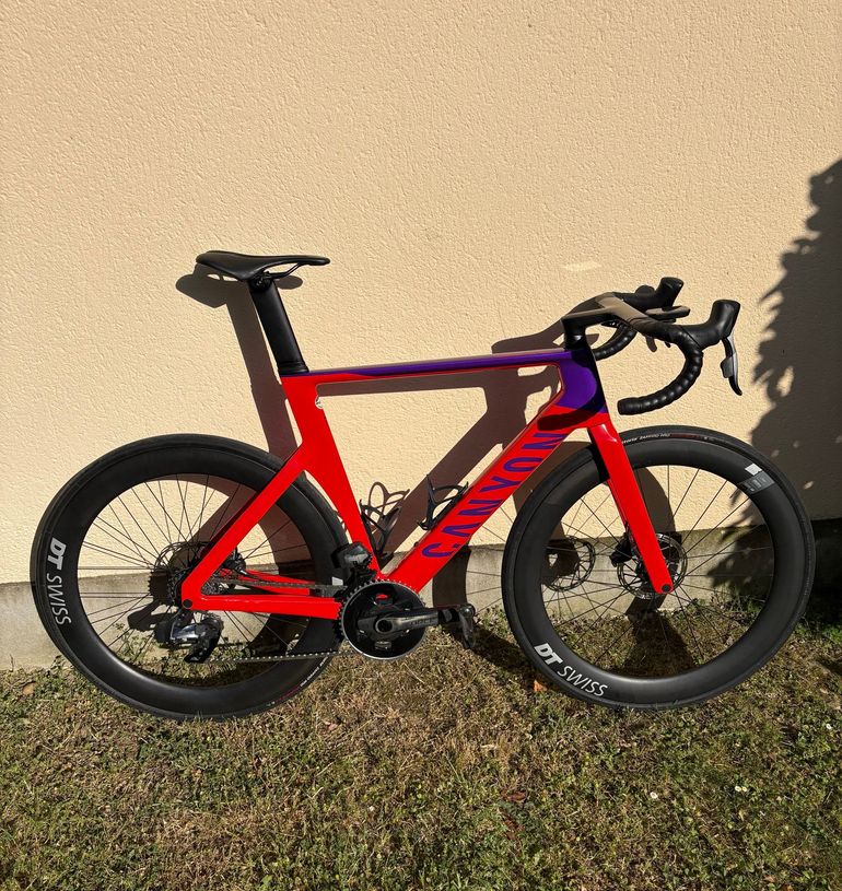 Used Canyon Aeroad CF SLX 8 Disc eTap 2023 2023 Road & Gravel — image 1 of 9