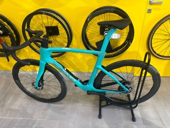 Used Pinarello DOGMA F DURA ACE Di2 2025 2025 Road & Gravel, Blue — image 5 of 5