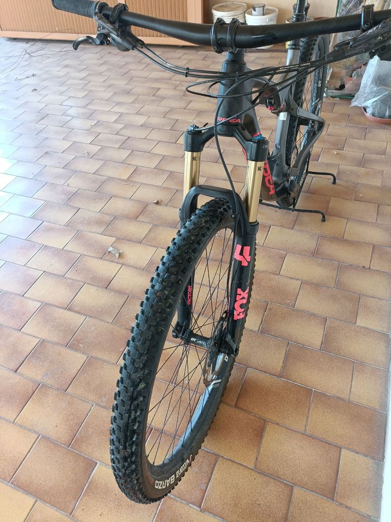 Used Orbea Oiz Shimano Deore XT 2022 Mountainbike, Grigio chiaro — image 4 of 4