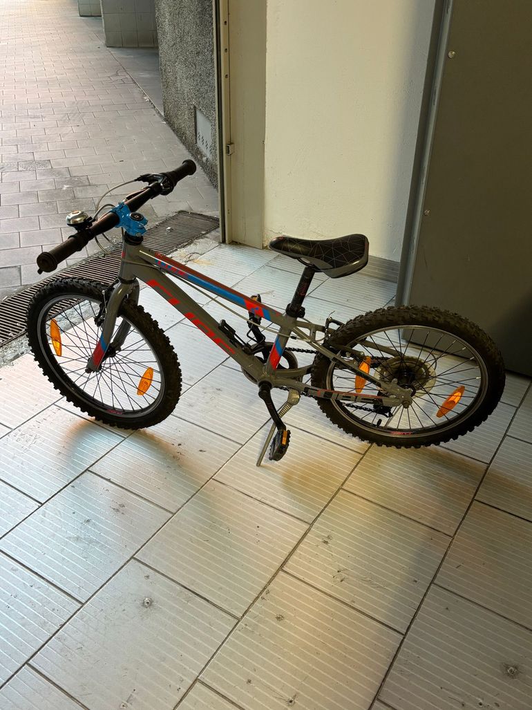 Used CUBE Cube Acid 200 2021 Mountainbike, Light Gray — image 1 of 3
