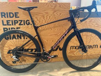 Used Giant Revolt Advanced 1 2023 2023 Route & Gravel