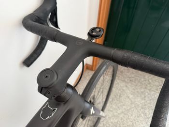 Used Specialized S-Works Tarmac SL6 Disc - Dura Ace Di2 2020 2020 Road & Gravel — image 8 of 10