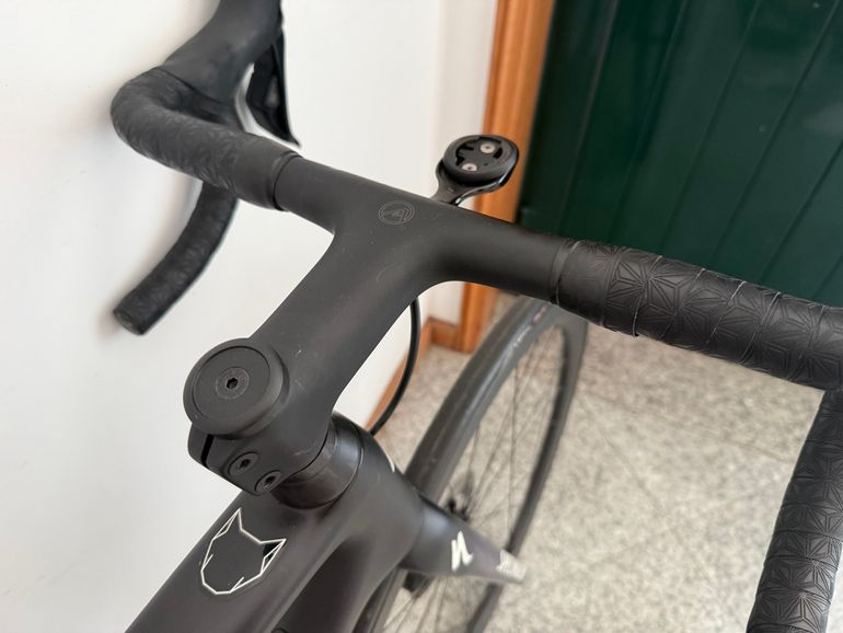 Used Specialized S-Works Tarmac SL6 Disc - Dura Ace Di2 2020 2020 Road & Gravel — image 8 of 10