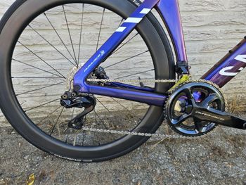Used Canyon Aeroad CFR Di2 2024 2024 Road & Gravel — image 4 of 5